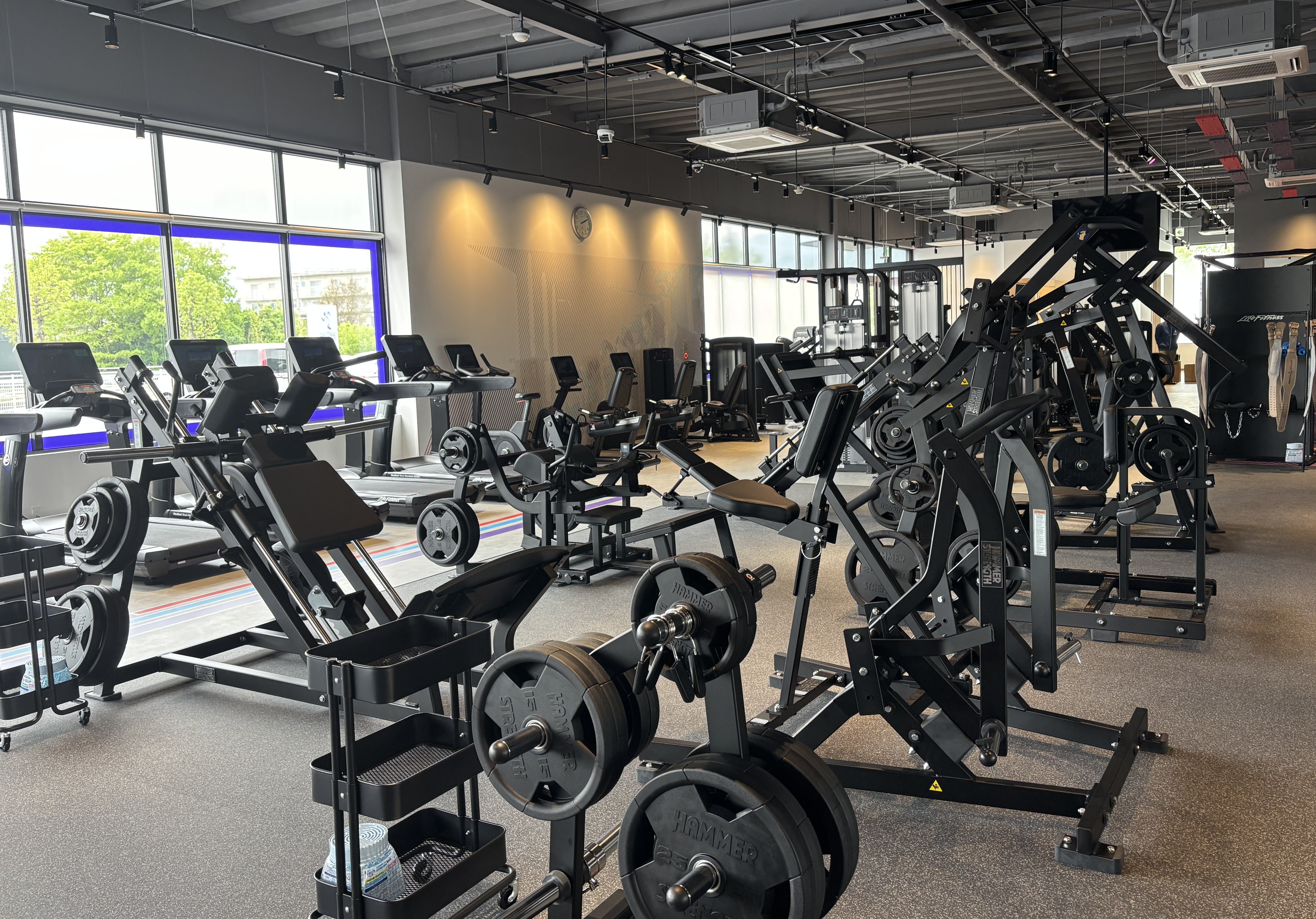 関西礦油株式会社  エニタイムフィットネス宇部新川店のアルバイト・パート ビューティー・生活サービスの求人情報イメージ2